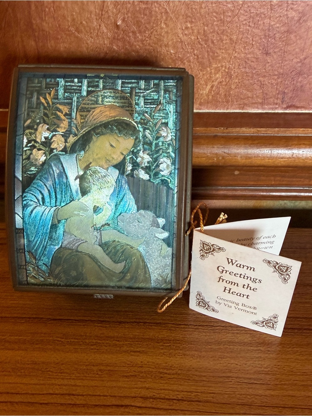 1994 Via Vermont Music Box Stained Glass Mother Child Lamb Greensleeves WORKING